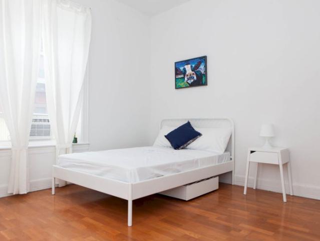 Room for rent in Arverne, New York