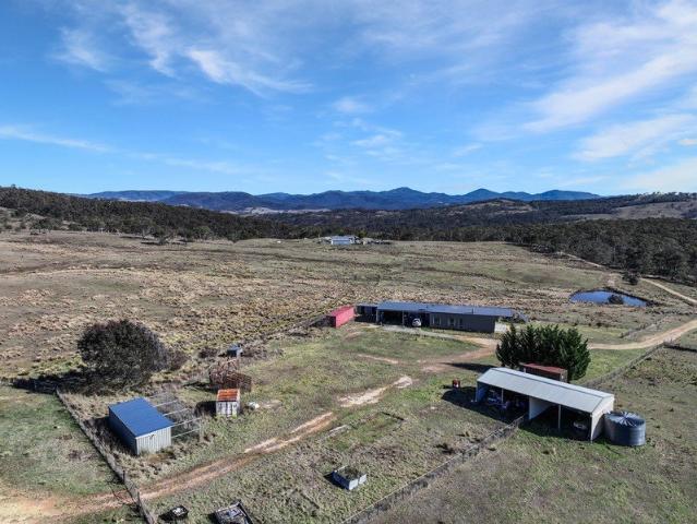 Cottage for sale in Captains Flat, New South Wales
