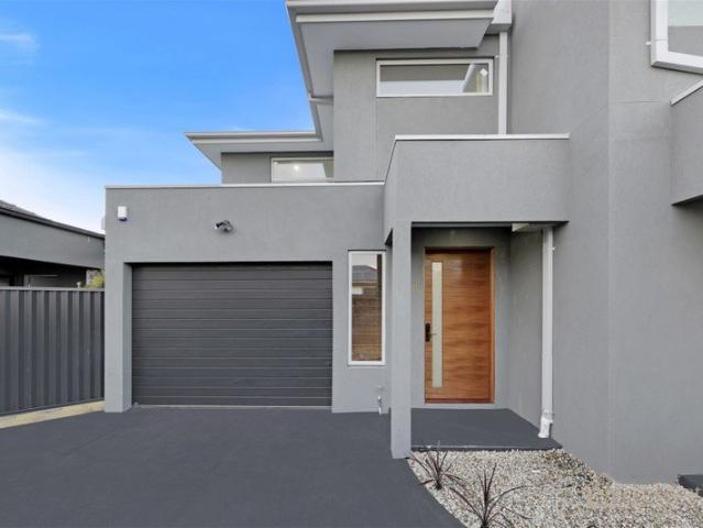 Townhouse for sale in Camerons Creek, Victoria