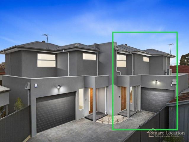Townhouse for sale in Camerons Creek, Victoria