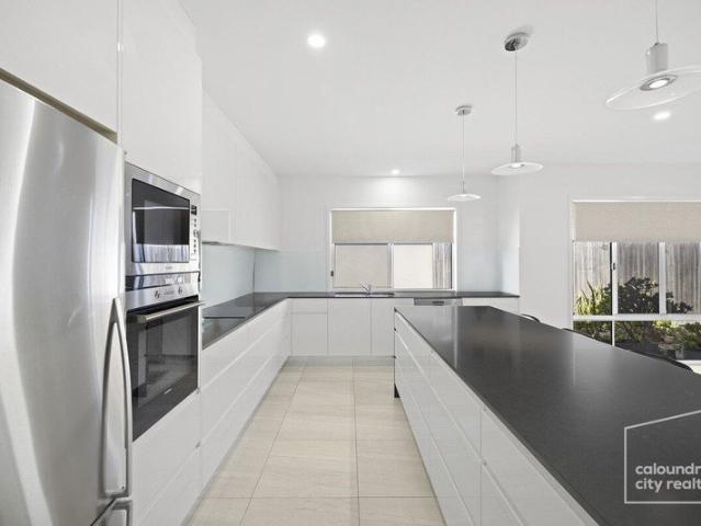 House for sale in Ivadale Lakes, Sunshine Coast Regional