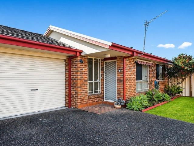 Villa for sale in Flinders, New South Wales