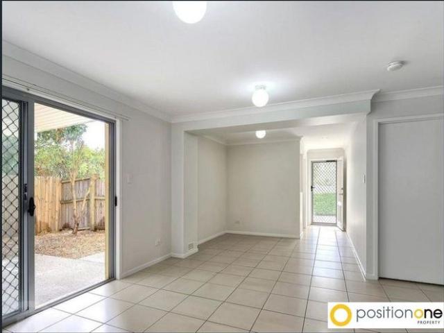 Townhouse for rent in Petrie, Greater Brisbane