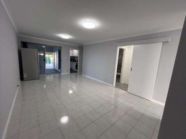 Townhouse for rent in Attadale, Western Australia