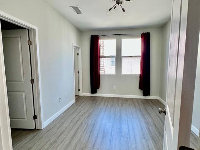 Room for rent in Buena Park, California