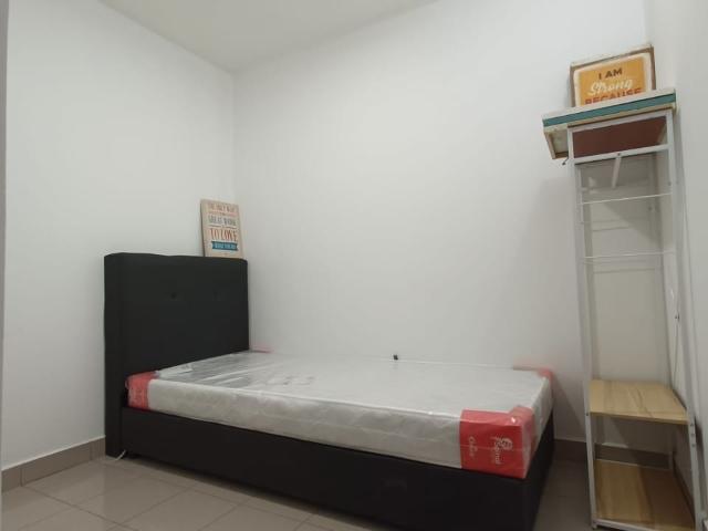 Room for rent in Petaling, Alam Impian