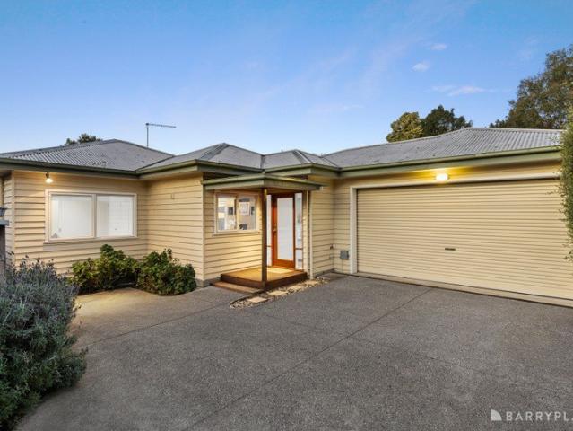 Townhouse for sale in Camerons Creek, Victoria