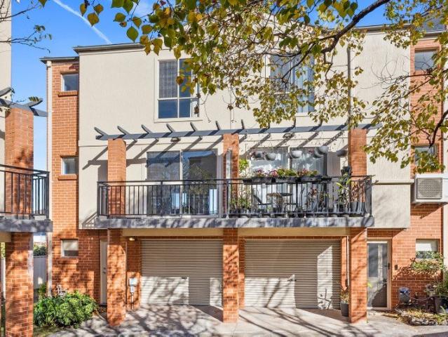Townhouse for sale in Wollongong West, New South Wales