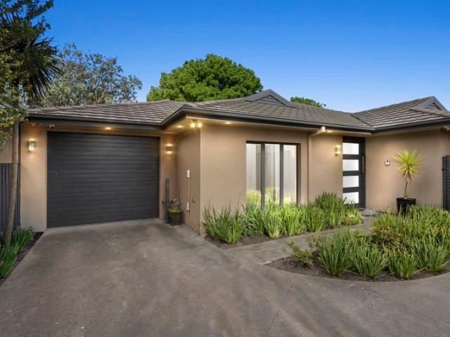 Townhouse for sale in Ashwood, Melbourne