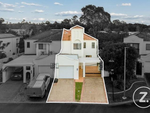 Townhouse for sale in Hope Island, Gold Coast City