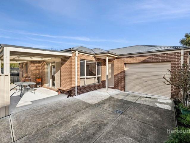 Townhouse for sale in Geelong, Victoria