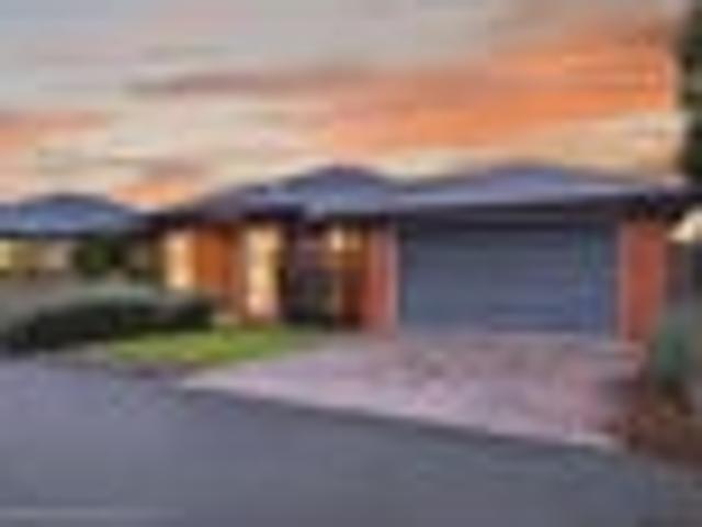House for sale in Chaslands, Canterbury