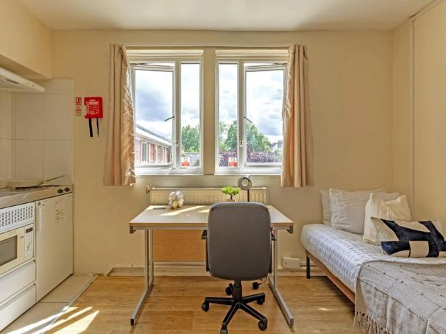 Studio for rent in Camberwell, Greater London