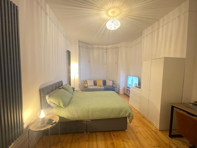 Studio for rent in London Borough of Croydon, Greater London