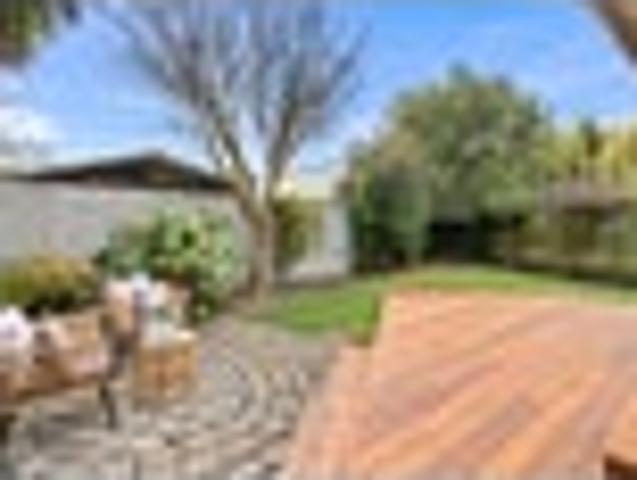 House for sale in Chaslands, Canterbury