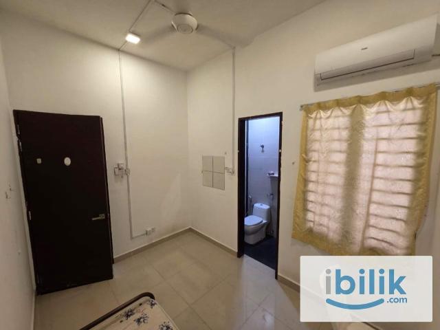 Room for rent in Petaling, Alam Impian