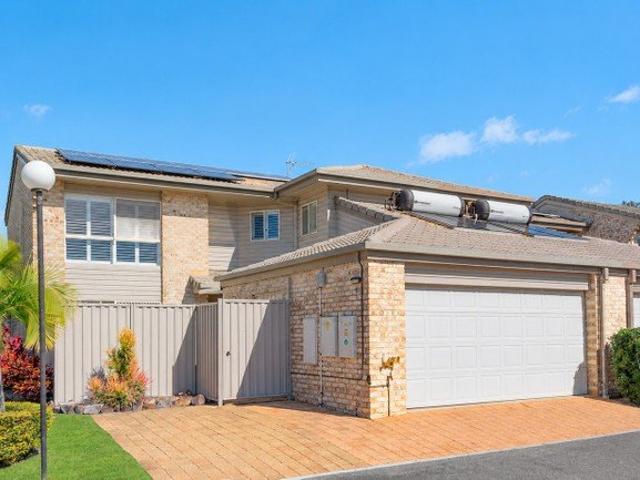 Townhouse for rent in Southport, Gold Coast City