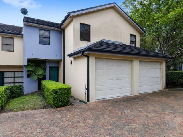Townhouse for sale in Wahroonga, Sydney