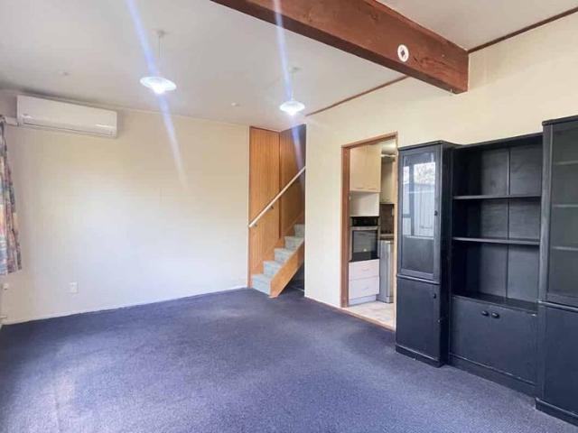 Townhouse for rent in Paremoremo, Oroua County