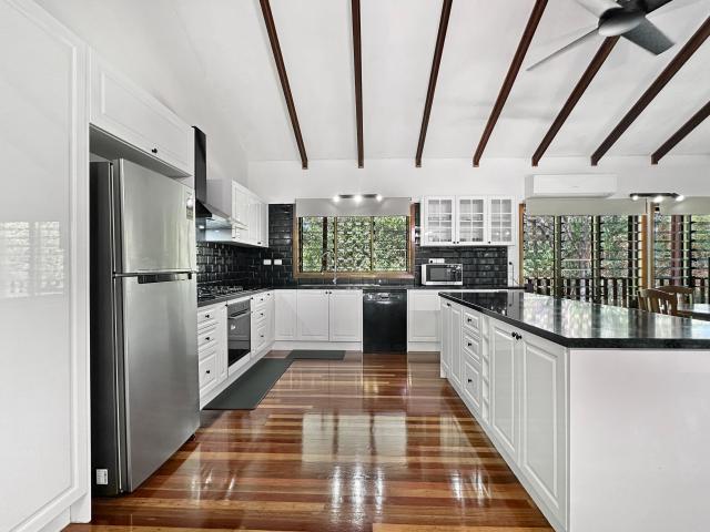 House for sale in Horseshoe Bay, Queensland