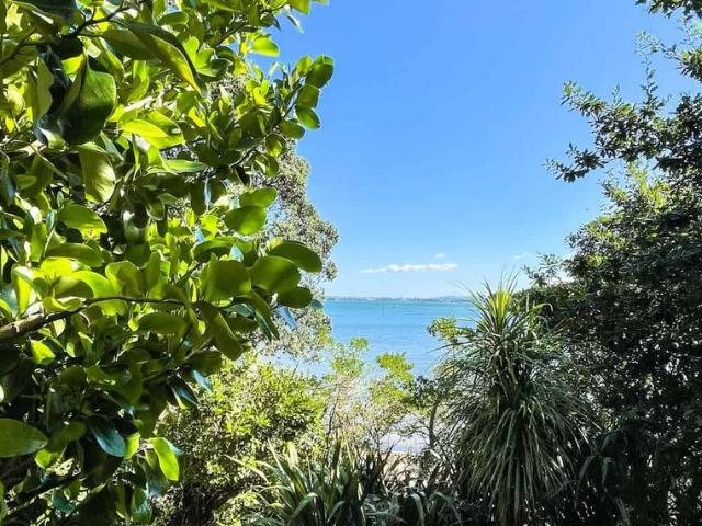 Property for rent in Wairau Valley