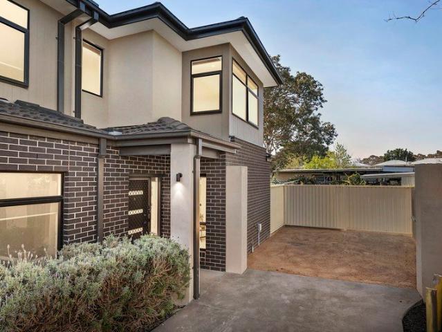 Townhouse for sale in Camerons Creek, Victoria
