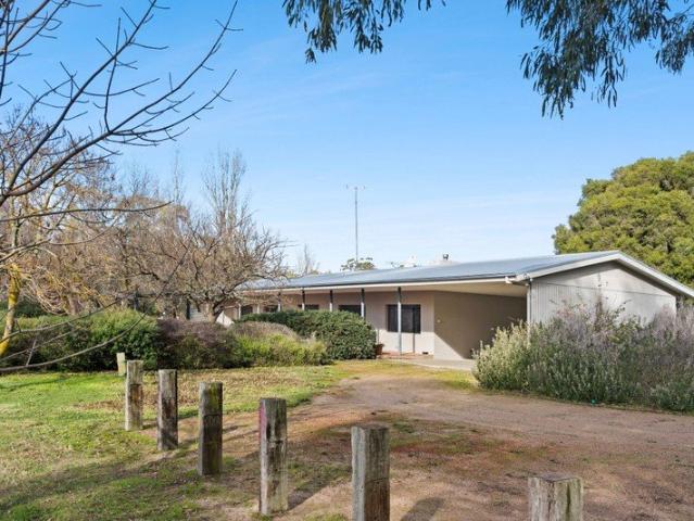 House for rent in Pastoria, Victoria