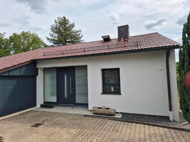 Haus kaufen in Sachsenheim, Sport- und Schulzentrum