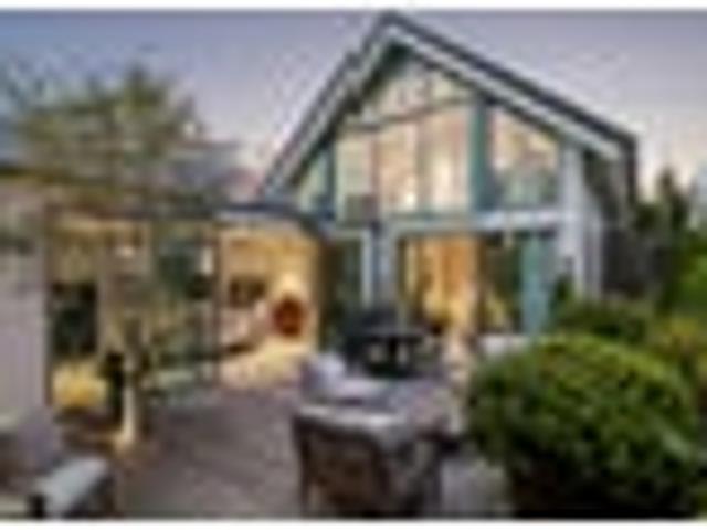 House for sale in Chaslands, Canterbury
