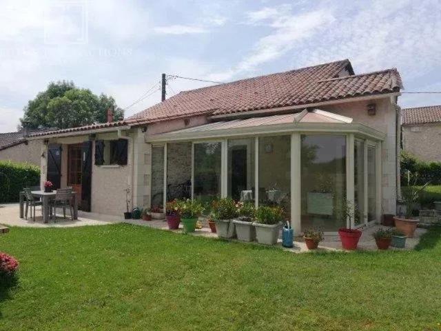 Maison vente à Nontron, Brantôme