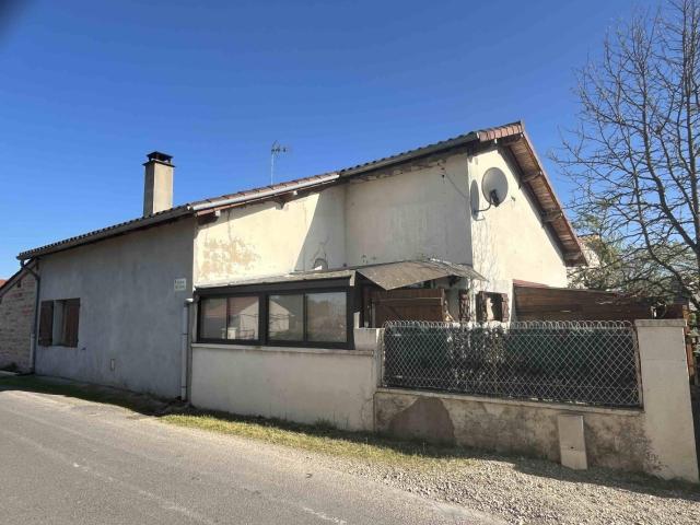 Maison vente à Mâcon, La Truchère
