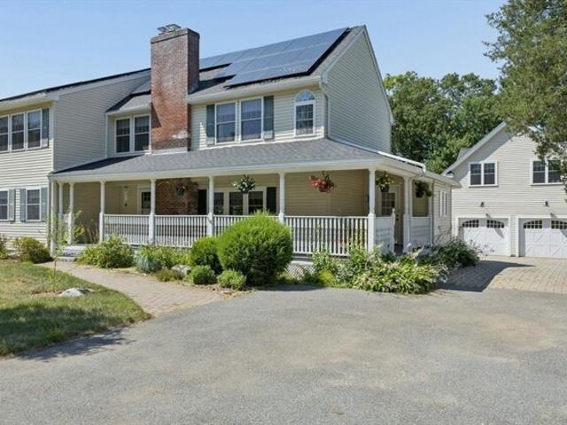 House for sale in Chelmsford, Massachusetts