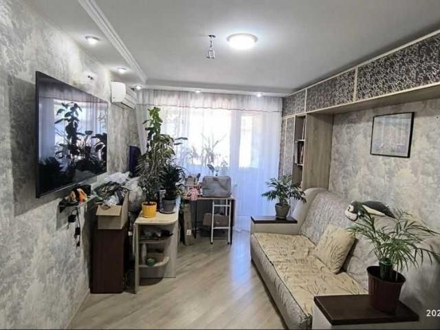 Квартира продажа в Великодолинском, Днепропетровской области