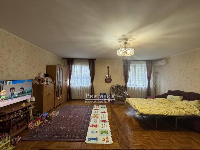 Квартира продажа в Великодолинском, Днепропетровской области