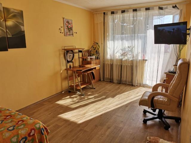 Квартира продажа в Великодолинском, Днепропетровской области