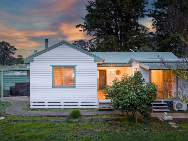 Cottage for sale in Strathbogie, Victoria