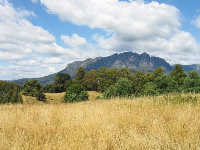 Cottage for sale in Roland, Tasmania
