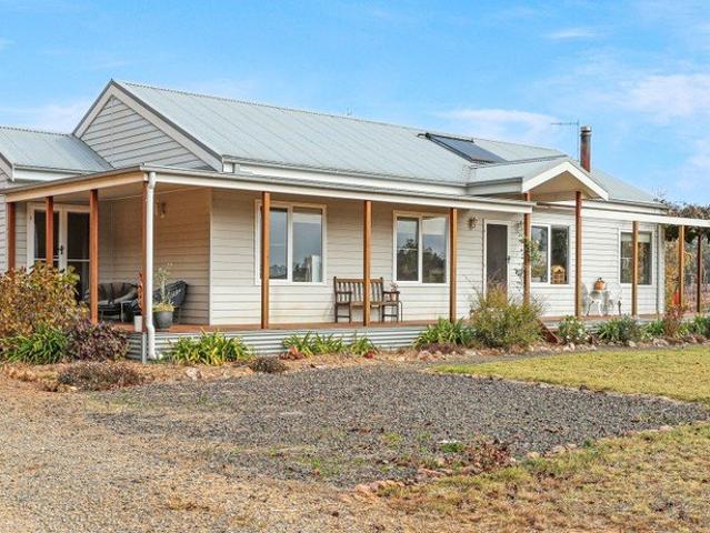 Cottage for sale in Niangala, New South Wales