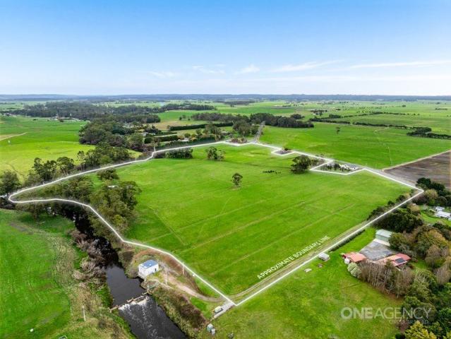 Cottage for sale in Smithton, Tasmania