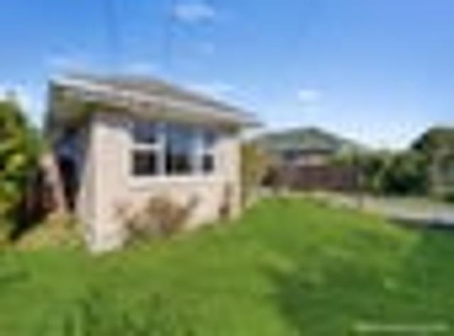 House for sale in Chaslands, Canterbury