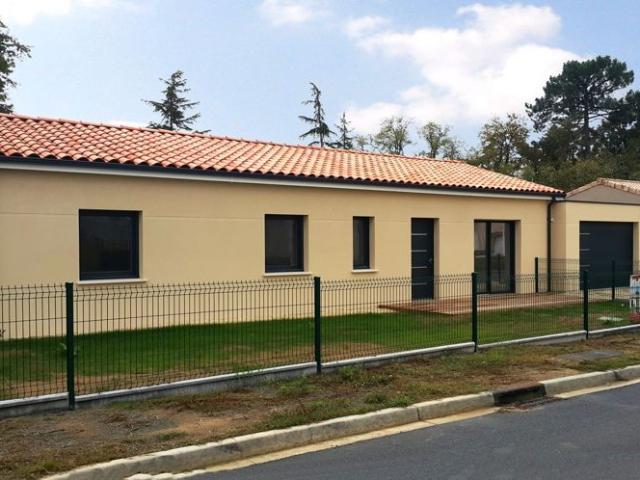 Maison vente à Clavette