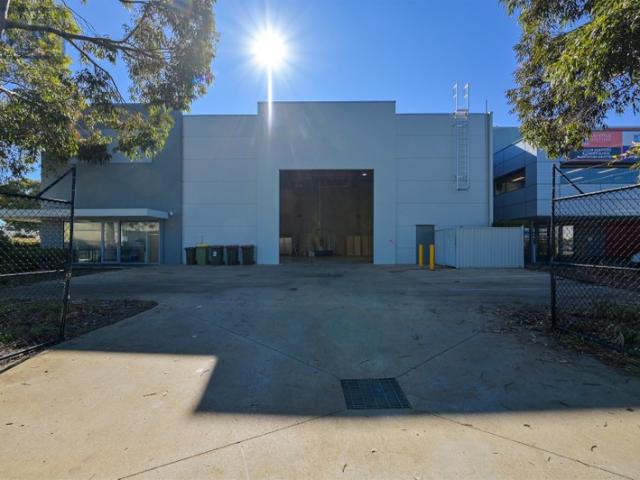 Warehouse for rent in East Rockingham, Western Australia