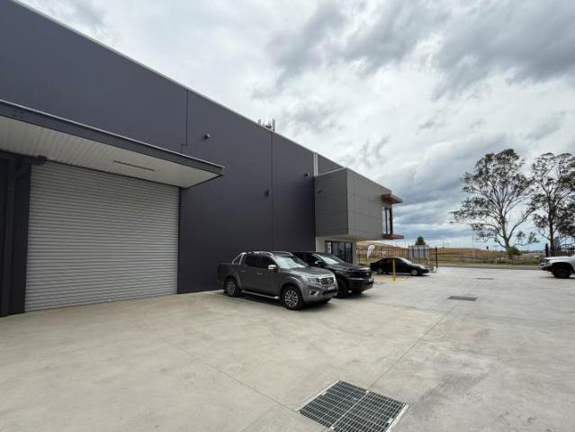 Warehouse for rent in Oran Park, Sydney