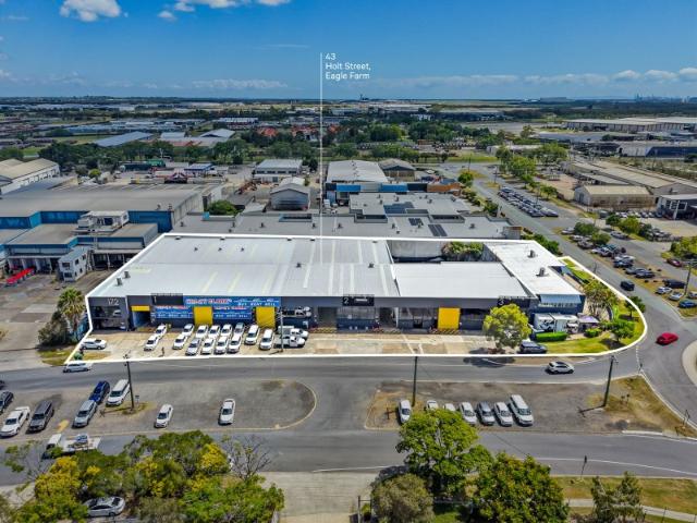Warehouse for rent in Toombul, Queensland