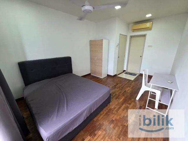 Room for rent in Petaling, Alam Impian