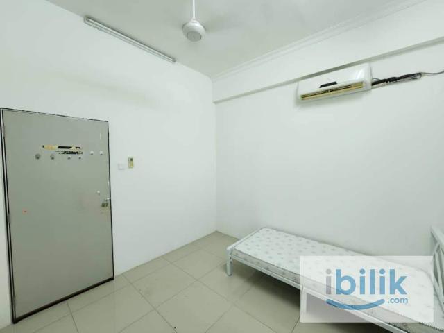 Room for rent in Petaling, Alam Impian