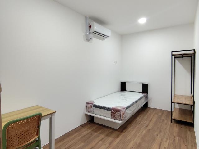 Room for rent in Petaling, Alam Impian
