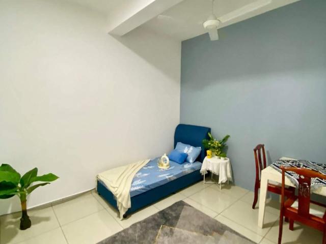Room for rent in Sendayan Village, Negeri Sembilan
