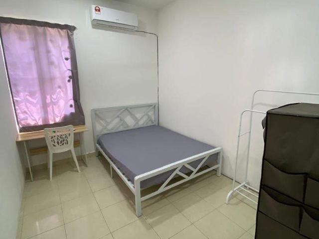 Room for rent in Petaling, Alam Impian