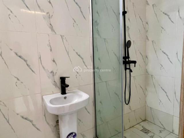 Detached house for sale in Lekki, Lagos